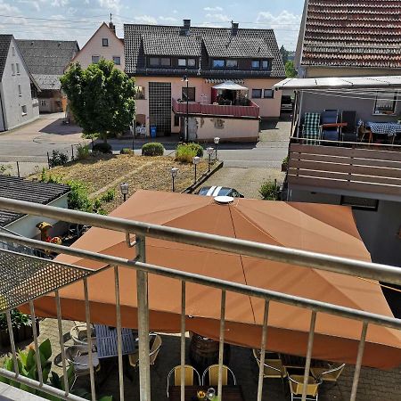 Gasthaus Zum Loewen Seckach Bagian luar foto